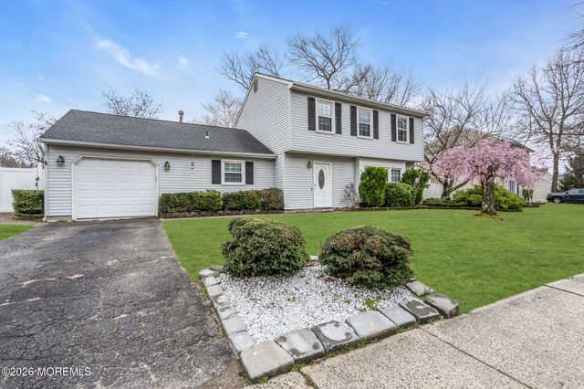 24 Eric Drive, Howell, NJ 07731