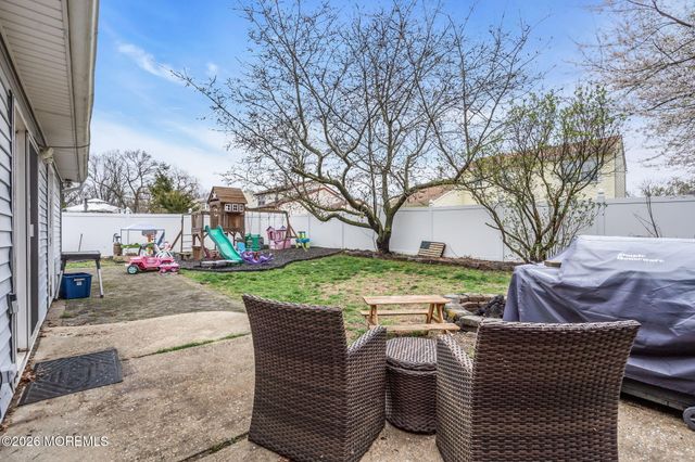 24 Eric Drive, Howell, NJ 07731