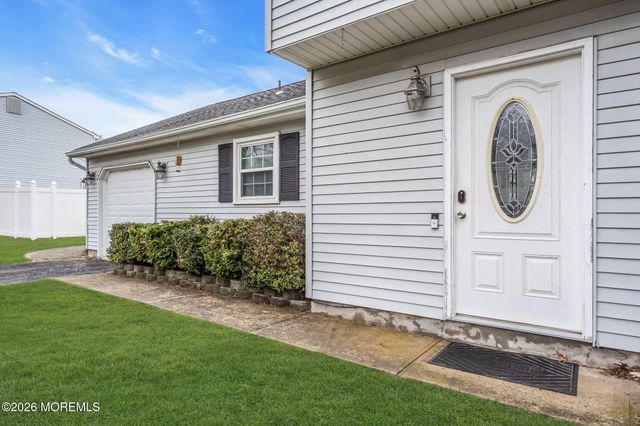 24 Eric Drive, Howell, NJ 07731