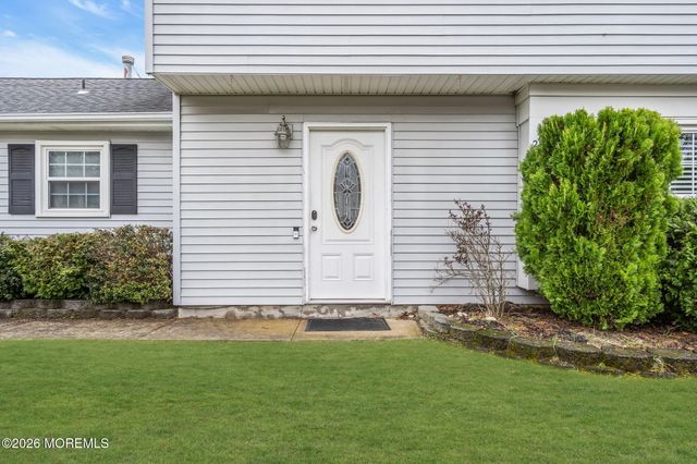 24 Eric Drive, Howell, NJ 07731