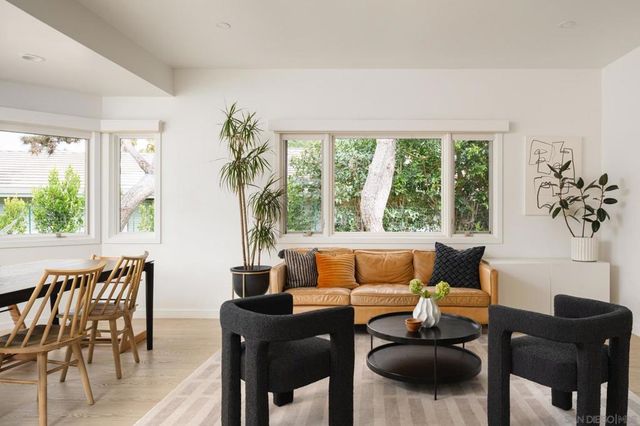 1450 Highland Dr, Solana Beach, CA 92075