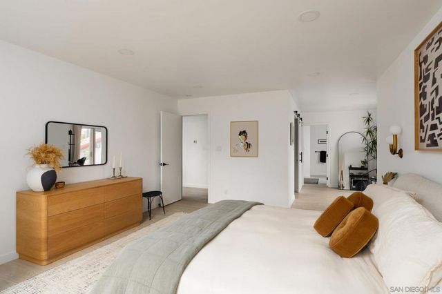 1450 Highland Dr, Solana Beach, CA 92075