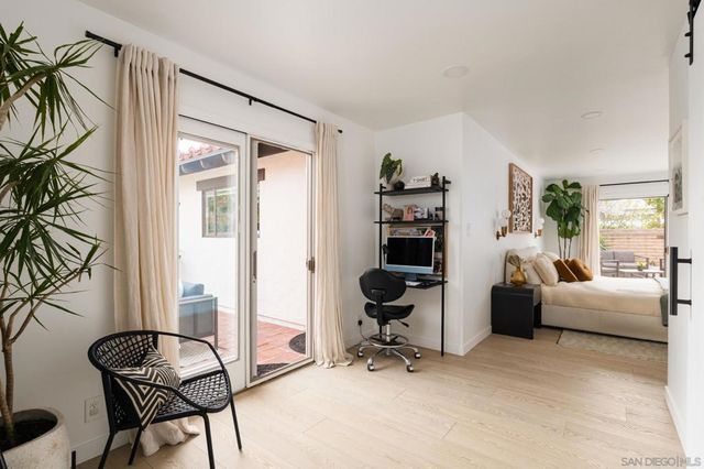 1450 Highland Dr, Solana Beach, CA 92075