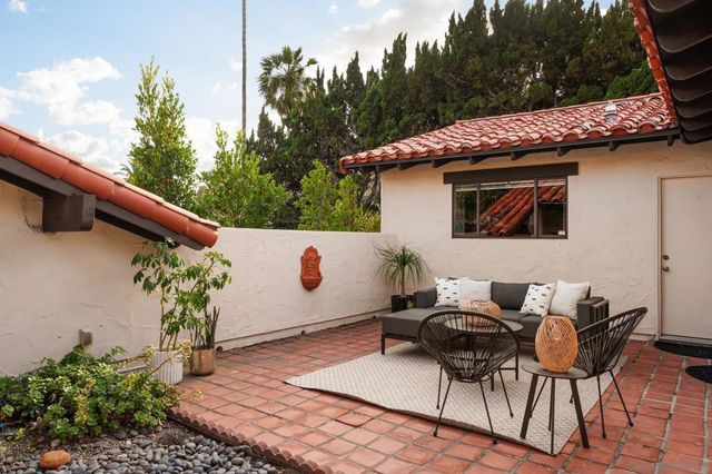 1450 Highland Dr, Solana Beach, CA 92075