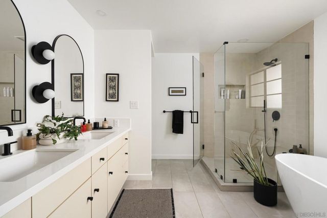 1450 Highland Dr, Solana Beach, CA 92075