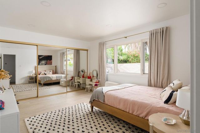 1450 Highland Dr, Solana Beach, CA 92075