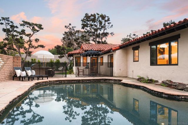 1450 Highland Dr, Solana Beach, CA 92075