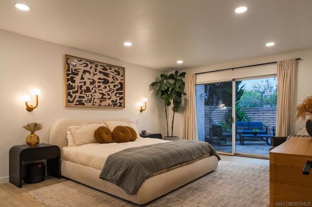 1450 Highland Dr, Solana Beach, CA 92075