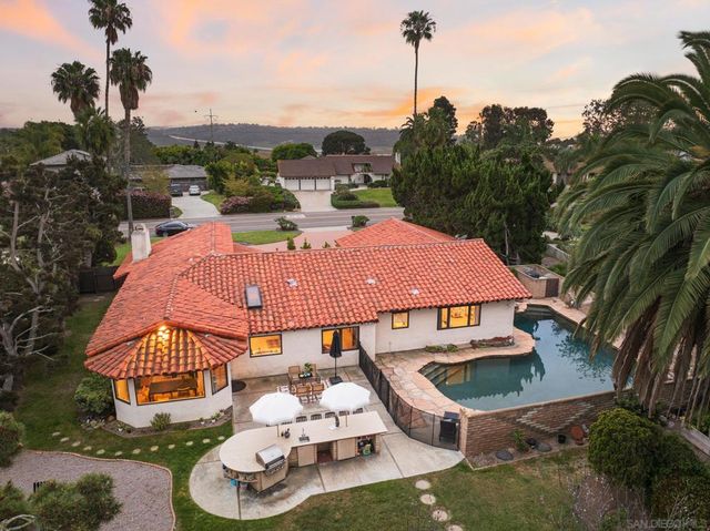 1450 Highland Dr, Solana Beach, CA 92075