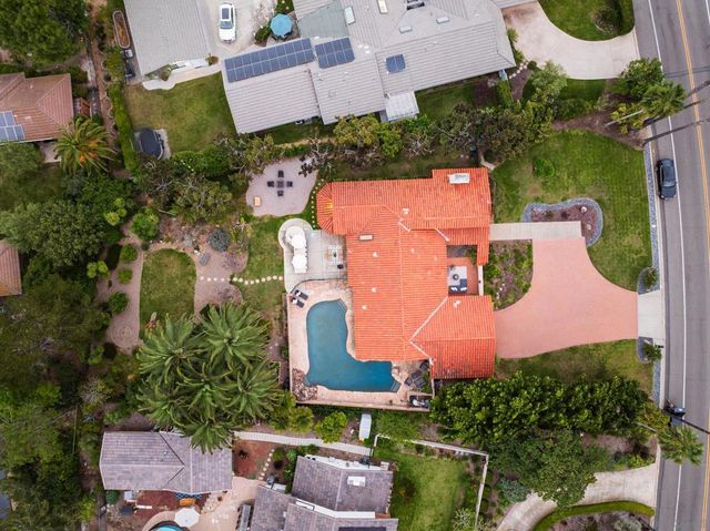 1450 Highland Dr, Solana Beach, CA 92075