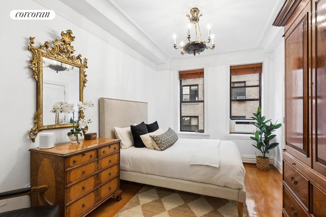 500 W End Ave Apt 6E, New York City, NY 10024