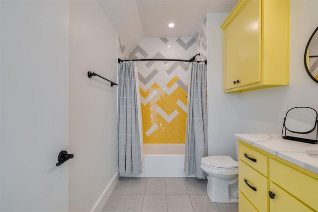 225 W 1st Street 112, Edmond, OK 73003