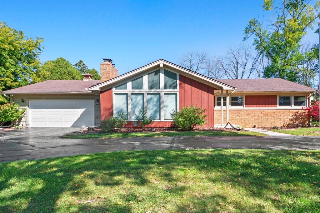 7740 N Santa Monica BOULEVARD, Fox Point, WI 53217