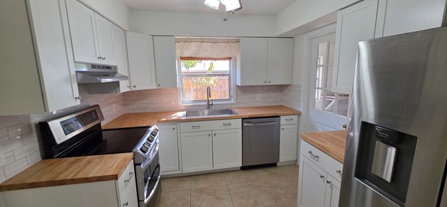 320 Chamberlain Boulevard, Fort Pierce, FL 34946