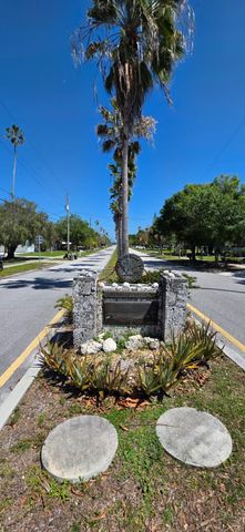 320 Chamberlain Boulevard, Fort Pierce, FL 34946