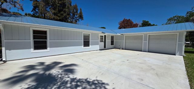 320 Chamberlain Boulevard, Fort Pierce, FL 34946