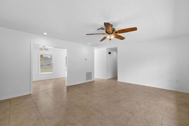 320 Chamberlain Boulevard, Fort Pierce, FL 34946