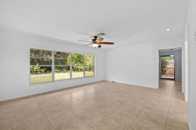 320 Chamberlain Boulevard, Fort Pierce, FL 34946