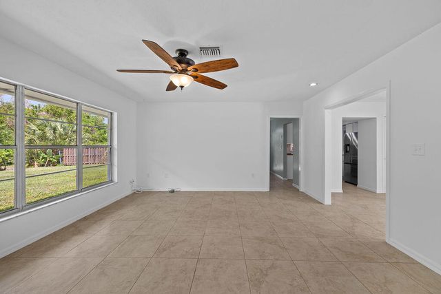 320 Chamberlain Boulevard, Fort Pierce, FL 34946