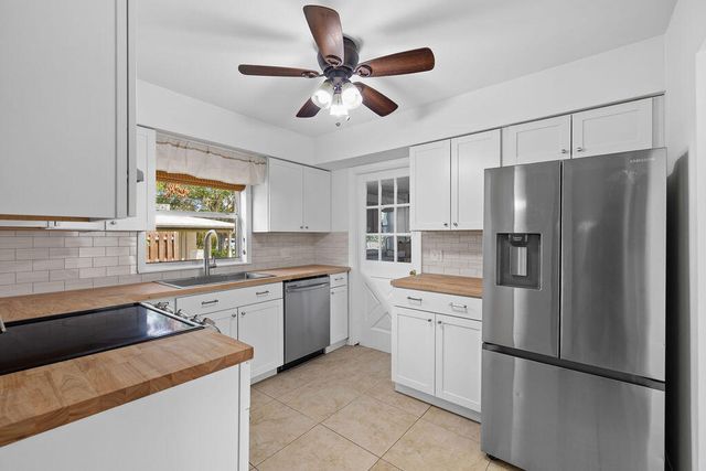 320 Chamberlain Boulevard, Fort Pierce, FL 34946