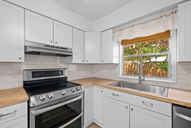 320 Chamberlain Boulevard, Fort Pierce, FL 34946