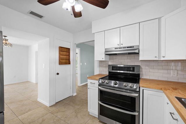 320 Chamberlain Boulevard, Fort Pierce, FL 34946