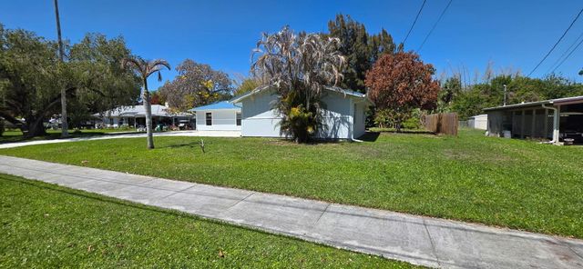 320 Chamberlain Boulevard, Fort Pierce, FL 34946