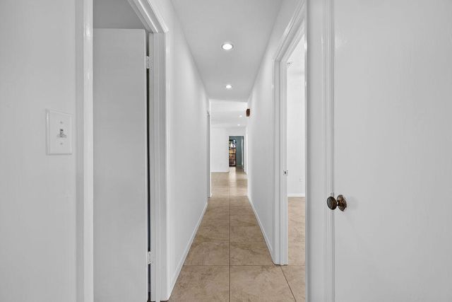 320 Chamberlain Boulevard, Fort Pierce, FL 34946