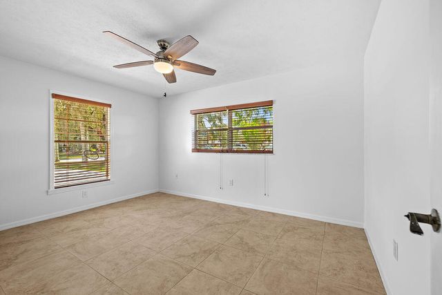 320 Chamberlain Boulevard, Fort Pierce, FL 34946