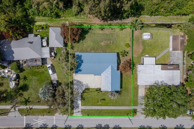 320 Chamberlain Boulevard, Fort Pierce, FL 34946