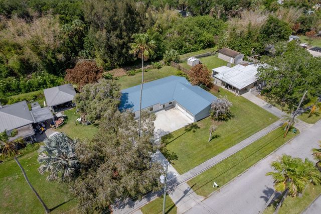 320 Chamberlain Boulevard, Fort Pierce, FL 34946