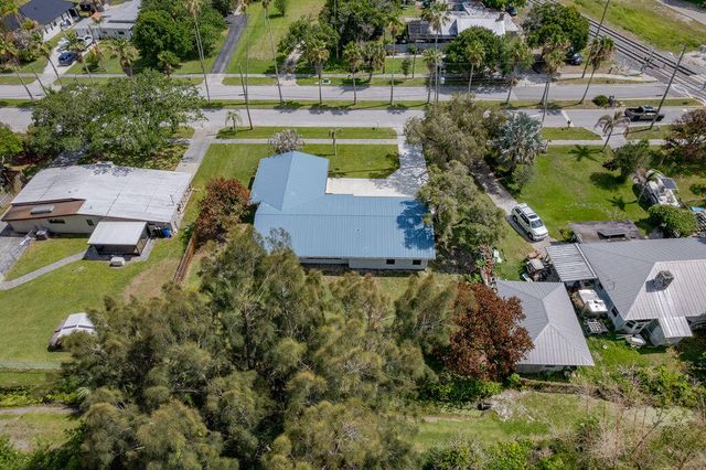 320 Chamberlain Boulevard, Fort Pierce, FL 34946