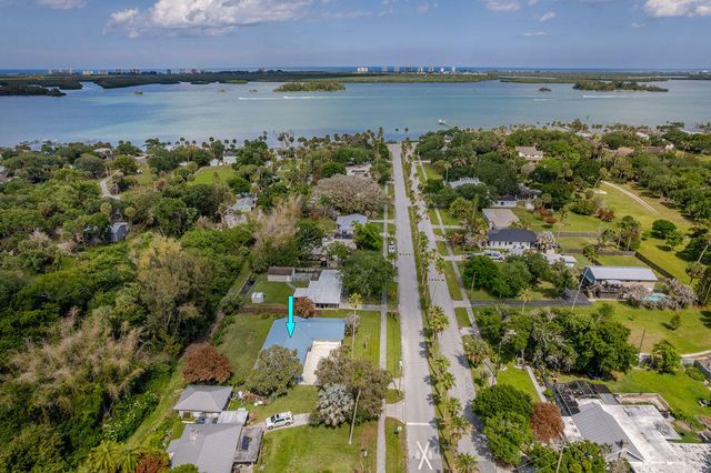 320 Chamberlain Boulevard, Fort Pierce, FL 34946