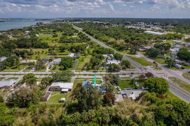 320 Chamberlain Boulevard, Fort Pierce, FL 34946
