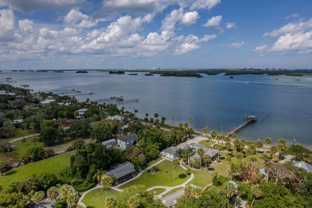 320 Chamberlain Boulevard, Fort Pierce, FL 34946