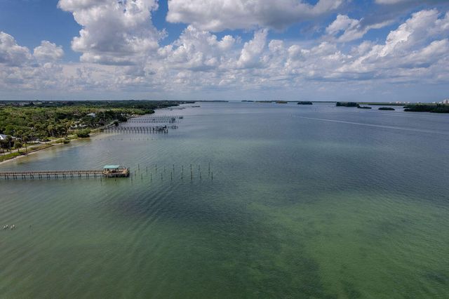 320 Chamberlain Boulevard, Fort Pierce, FL 34946