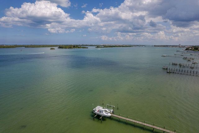 320 Chamberlain Boulevard, Fort Pierce, FL 34946