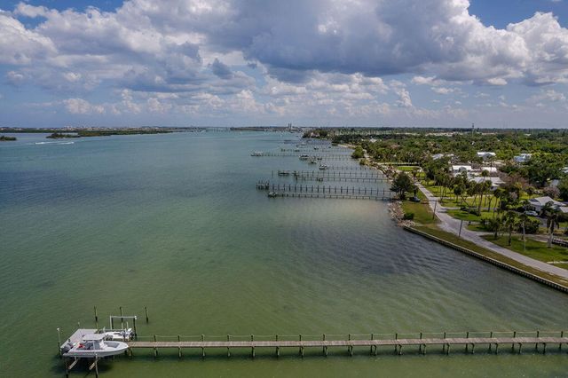 320 Chamberlain Boulevard, Fort Pierce, FL 34946