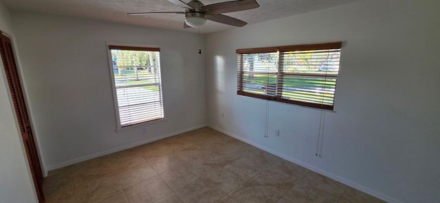 320 Chamberlain Boulevard, Fort Pierce, FL 34946