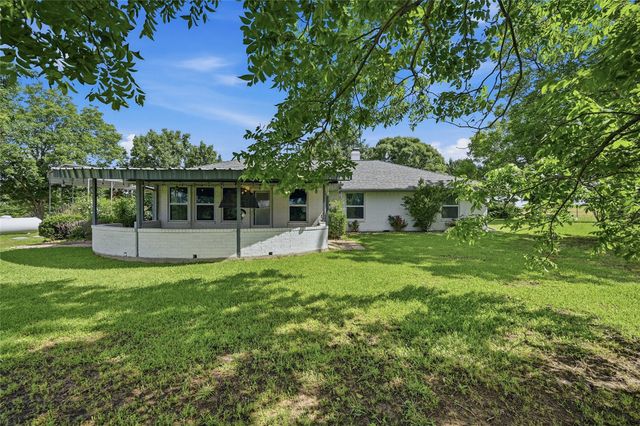 4102 E US Highway 82 Highway, Dodd City, TX 75438
