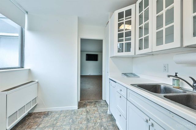 2324 Madison Road, Cincinnati, OH 45208