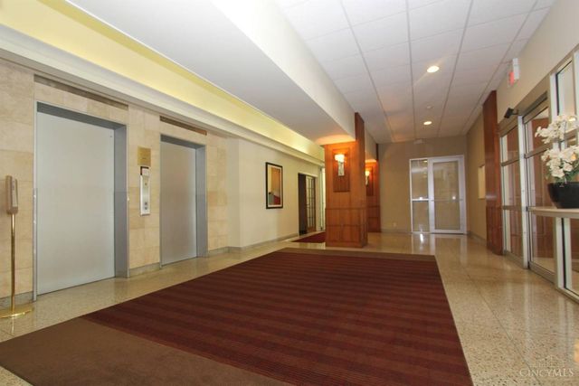 2324 Madison Road, Cincinnati, OH 45208