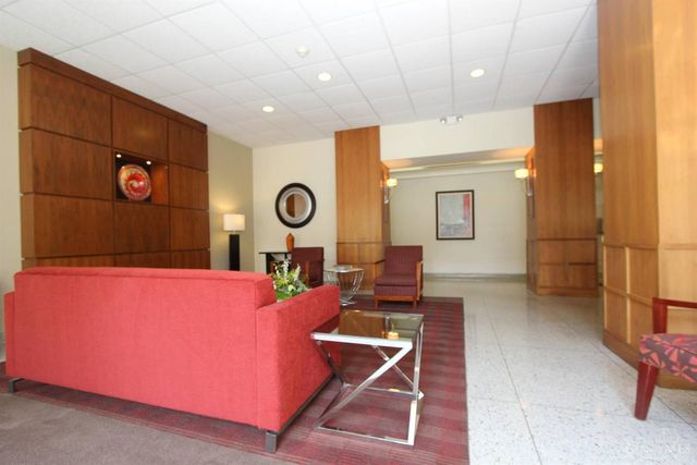 2324 Madison Road, Cincinnati, OH 45208