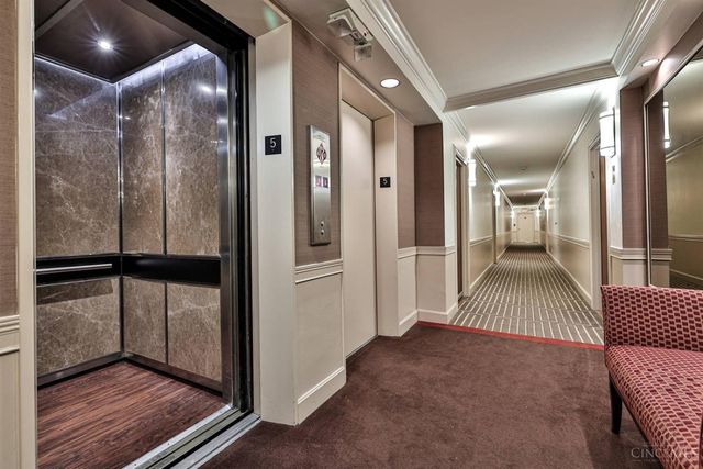 2324 Madison Road, Cincinnati, OH 45208