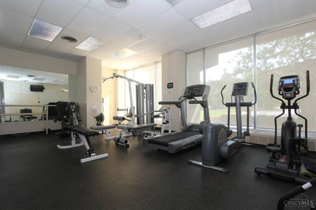 2324 Madison Road, Cincinnati, OH 45208