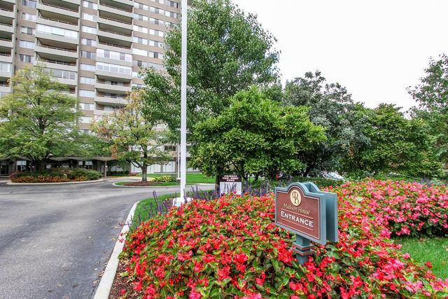 2324 Madison Road, Cincinnati, OH 45208