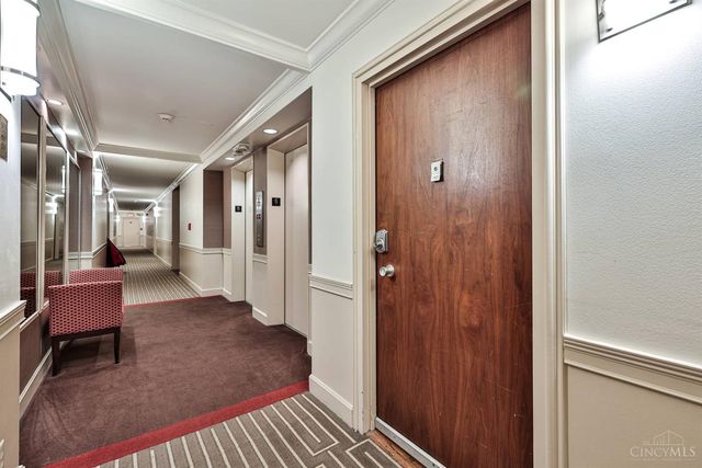 2324 Madison Road, Cincinnati, OH 45208