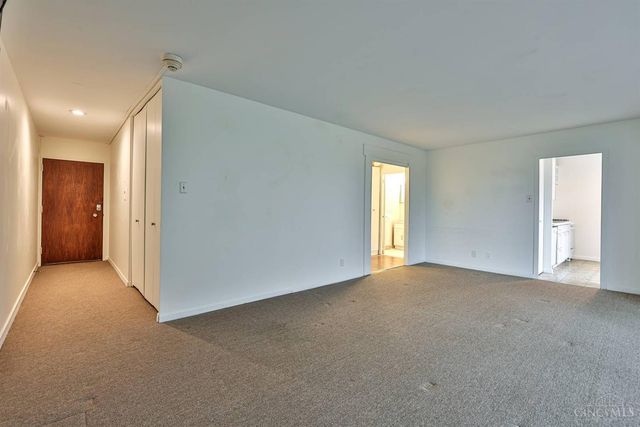 2324 Madison Road, Cincinnati, OH 45208