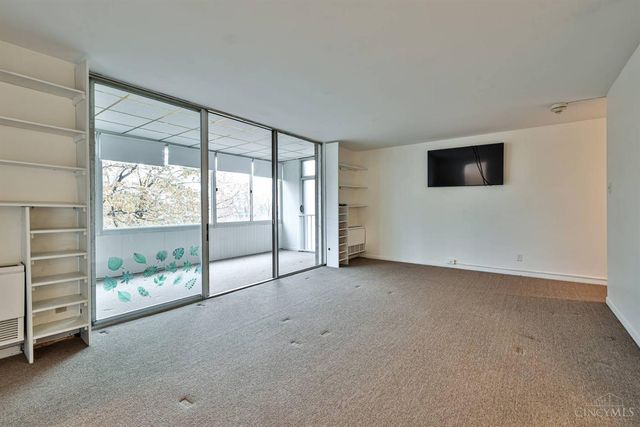 2324 Madison Road, Cincinnati, OH 45208