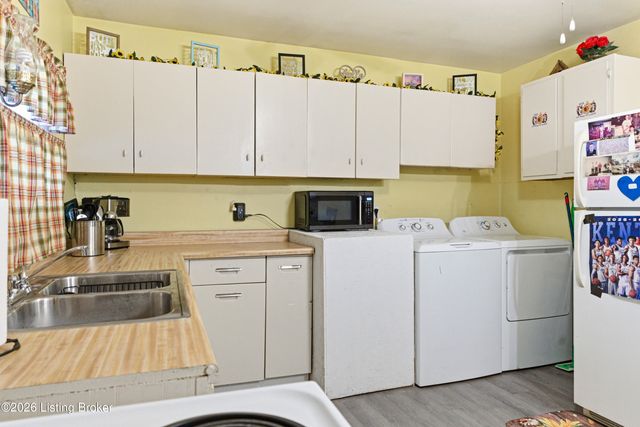 67 Lou Ave, Eminence, KY 40019